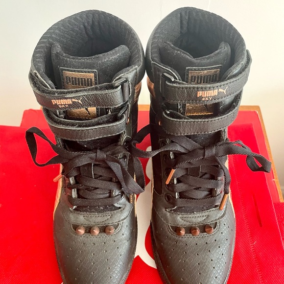 Puma Womens Sport Lifestyle Hidden Wedge Sneaker with Gold Spikes Black and Gold - Picture 7 of 12